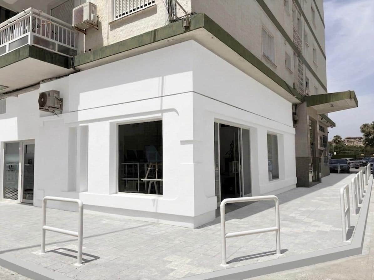 Commercial for rent in Velez-Malaga with garage - € 800 (Ref: 9927338)