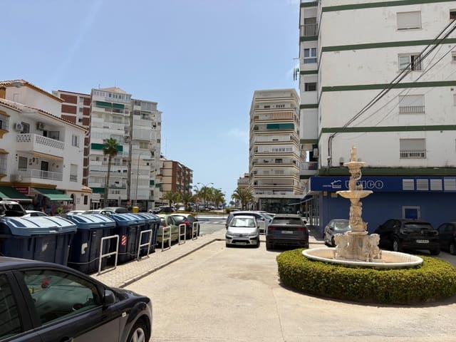 Kommersiell att hyra i Vélez-Málaga med garage - 800 € (Ref: 9927338)