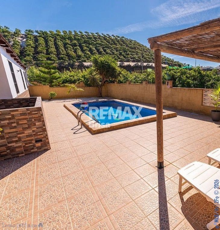 Adosado de 3 habitaciones en Benajarafe en venta con piscina garaje - 609.000 € (Ref: 9930755)
