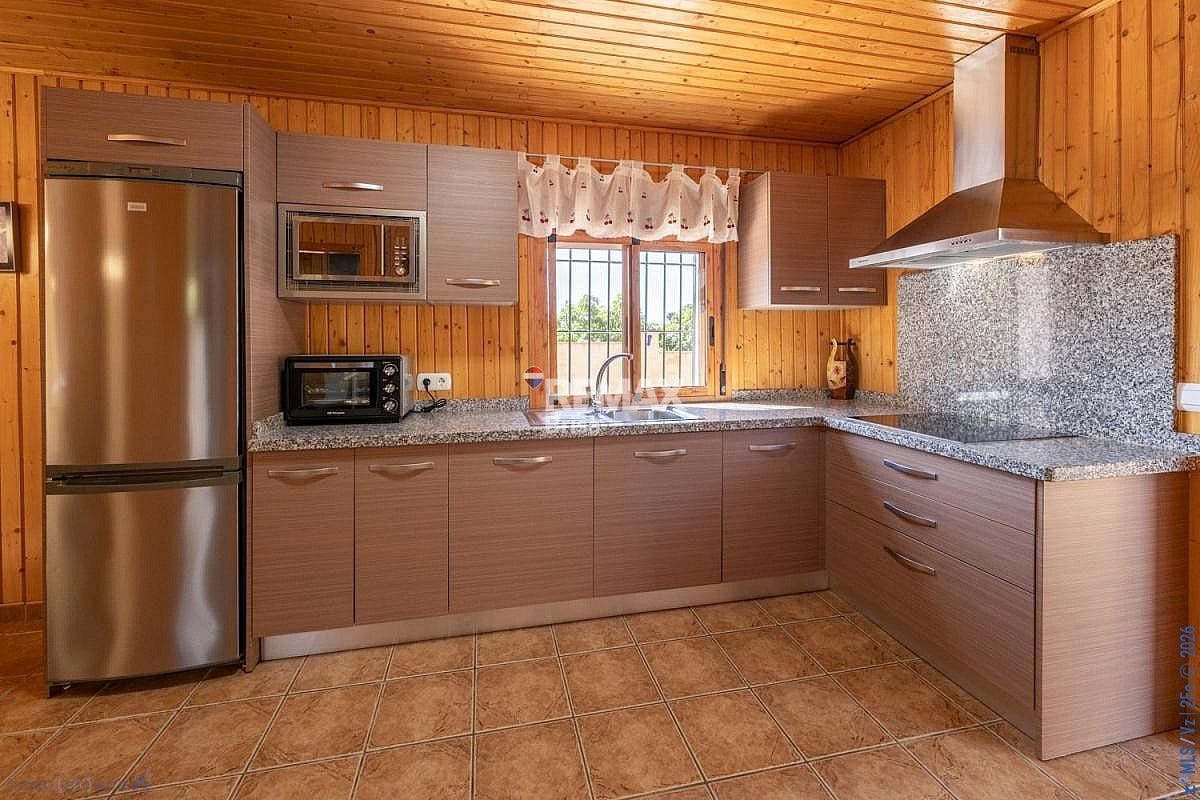 Adosado de 3 habitaciones en Benajarafe en venta con piscina garaje - 609.000 € (Ref: 9930755)
