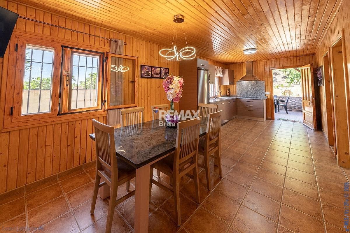 Adosado de 3 habitaciones en Benajarafe en venta con piscina garaje - 609.000 € (Ref: 9930755)