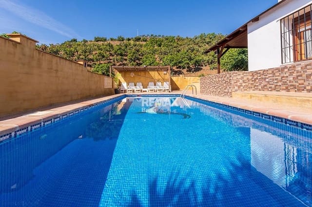 3 soveværelse Rækkehus til salg i Benajarafe, Vélez-Málaga med swimmingpool garage - € 609.000 (Ref: 9930755)
