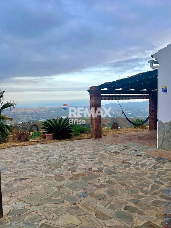 2 soverom Rekkehus til salgs i Velez-Malaga med svømmebasseng - € 420 000 (Ref: 9930757)