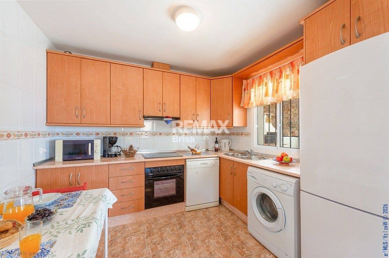 5 bedroom Terraced Villa for sale in Torrox with pool garage - € 650,000 (Ref: 9930763)