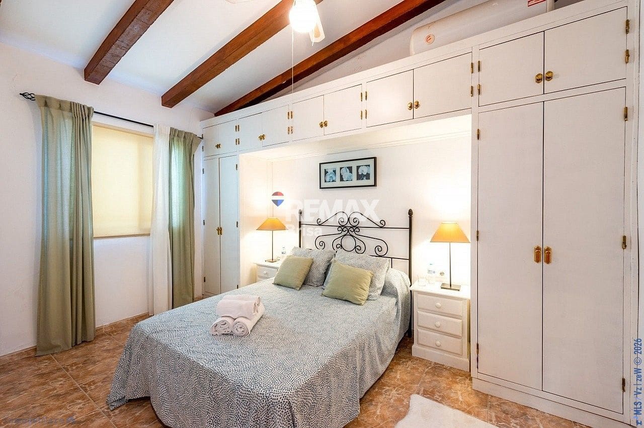 5 bedroom Terraced Villa for sale in Torrox with pool garage - € 650,000 (Ref: 9930763)