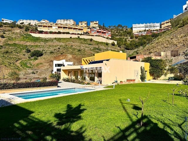 3 slaapkamer Rijtjeshuis te koop in El Peñoncillo, Torrox met zwembad garage - € 1.250.000 (Ref: 9930769)