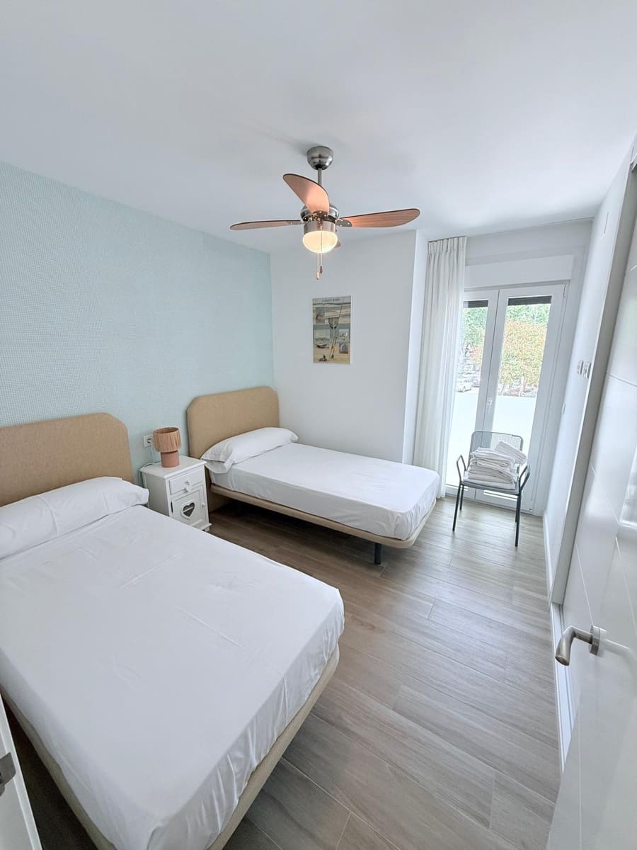 2 quarto Apartamento para arrendar em Torre del Mar - 1 400 € (Ref: 9938131)