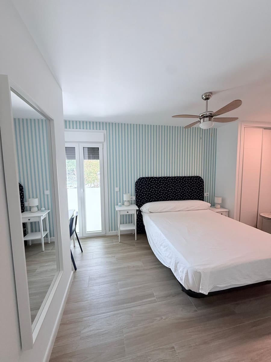 2 quarto Apartamento para arrendar em Torre del Mar - 1 400 € (Ref: 9938131)