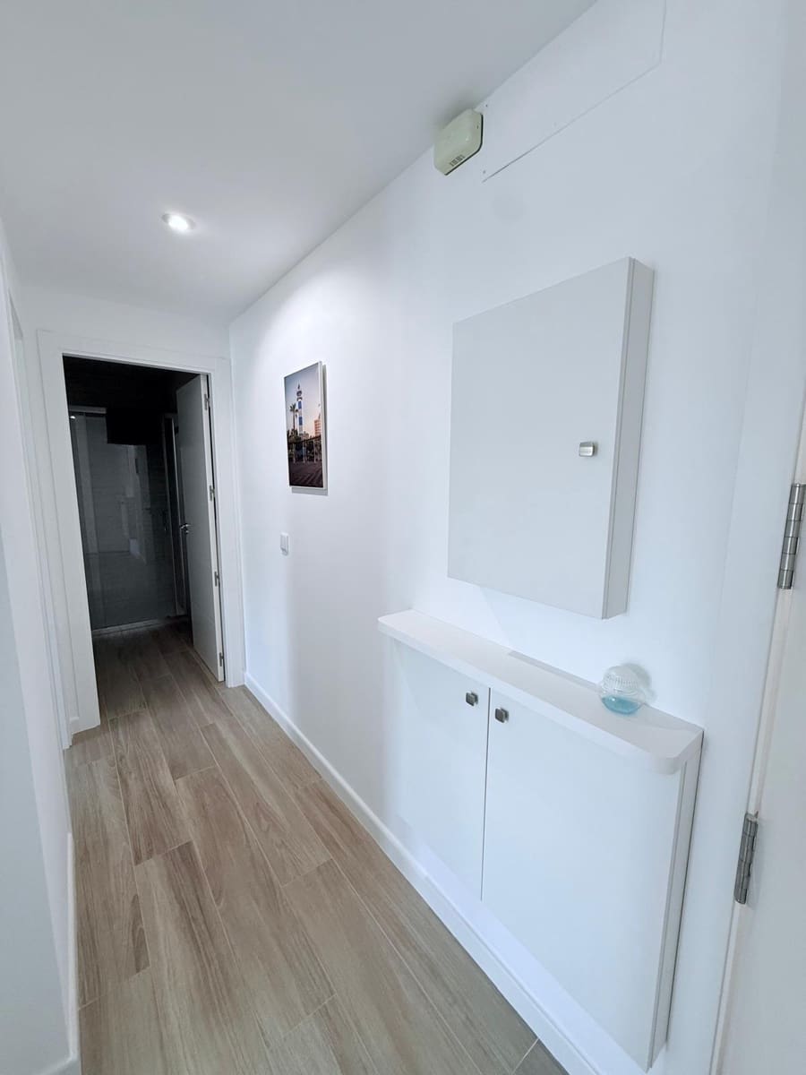 2 quarto Apartamento para arrendar em Torre del Mar - 1 400 € (Ref: 9938131)