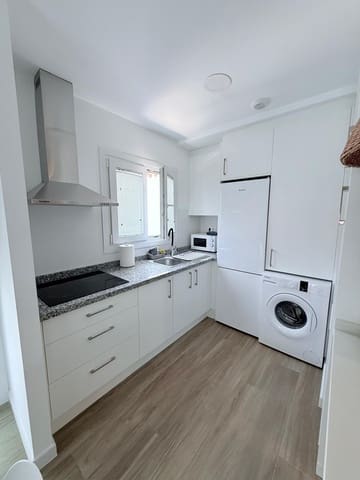 2 quarto Apartamento para arrendar em Torre del Mar, Vélez-Málaga - 1 400 € (Ref: 9938131)