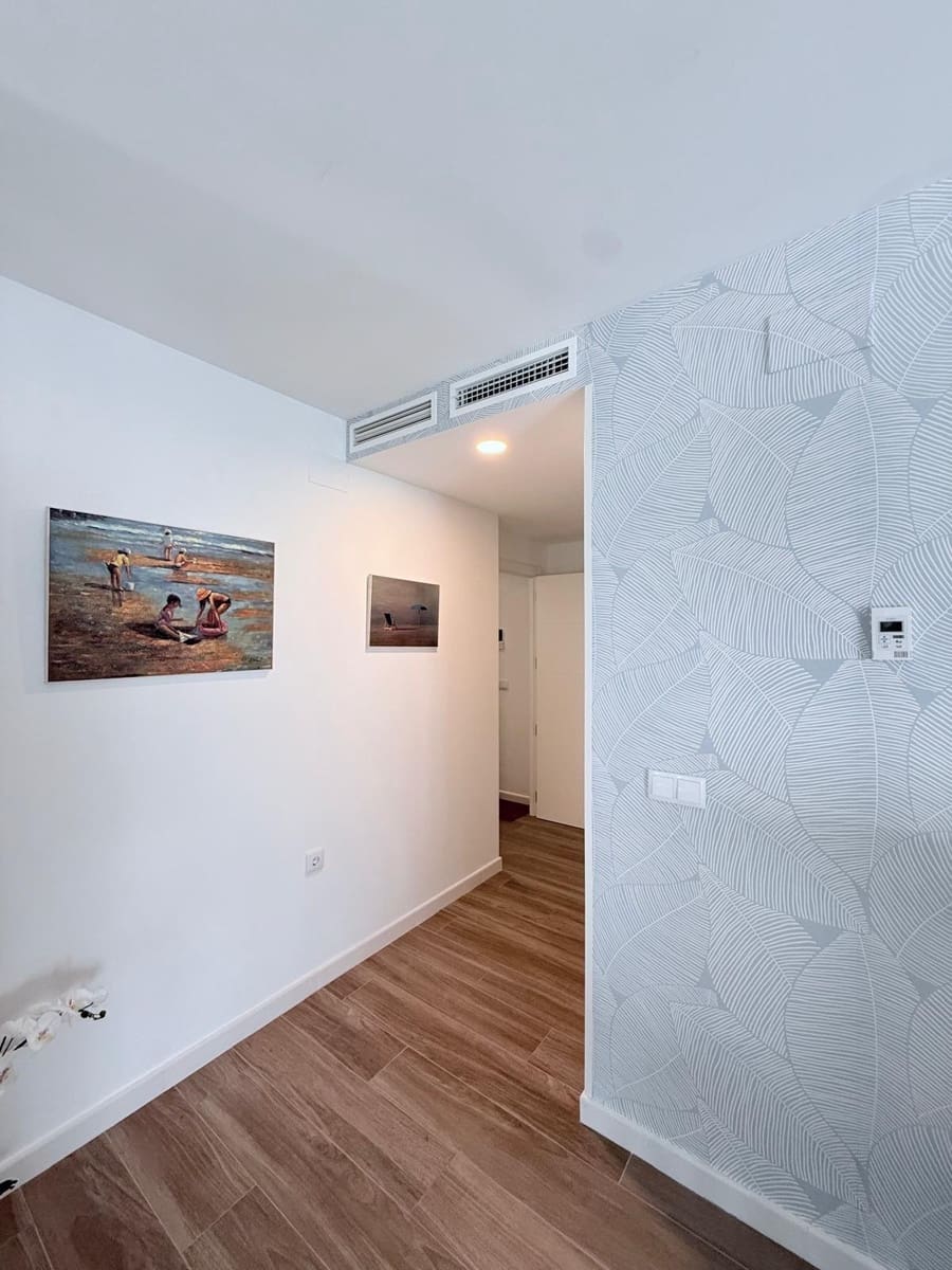 2 quarto Apartamento para arrendar em Torre del Mar - 1 400 € (Ref: 9938131)