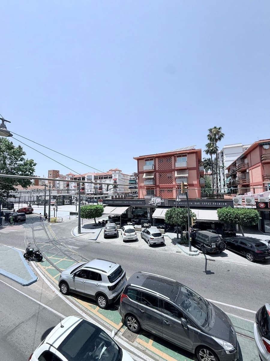 2 quarto Apartamento para arrendar em Torre del Mar - 1 400 € (Ref: 9938131)