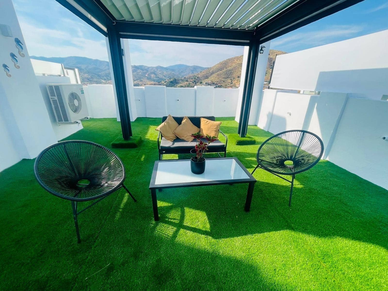 2 bedroom Penthouse for rent in Rincon de la Victoria with pool garage - € 1,300 (Ref: 9939901)