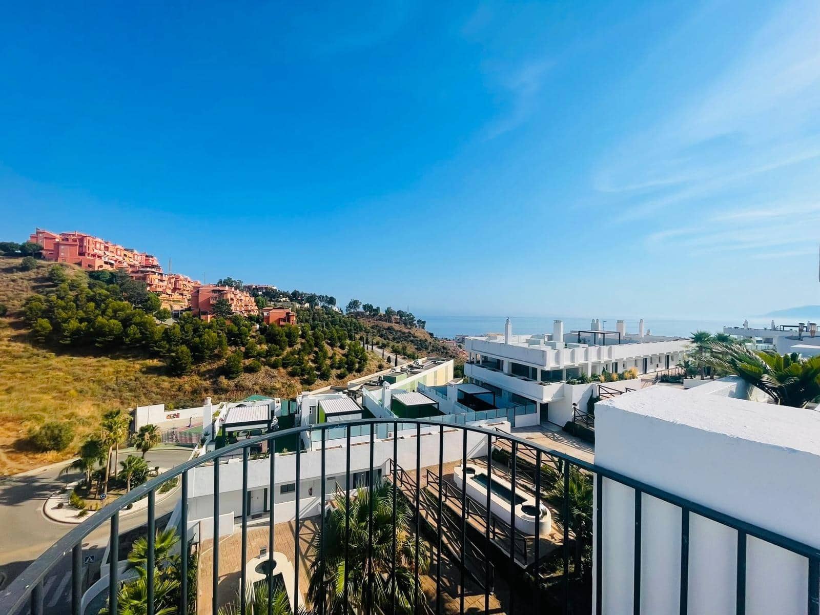 2 bedroom Penthouse for rent in Rincon de la Victoria with pool garage - € 1,300 (Ref: 9939901)