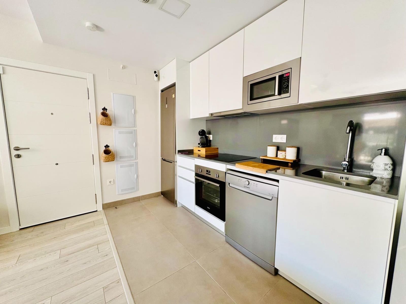 2 soverom Leilighet til leie i Valle Niza med svømmebasseng garasje - € 1 600 (Ref: 9945958)