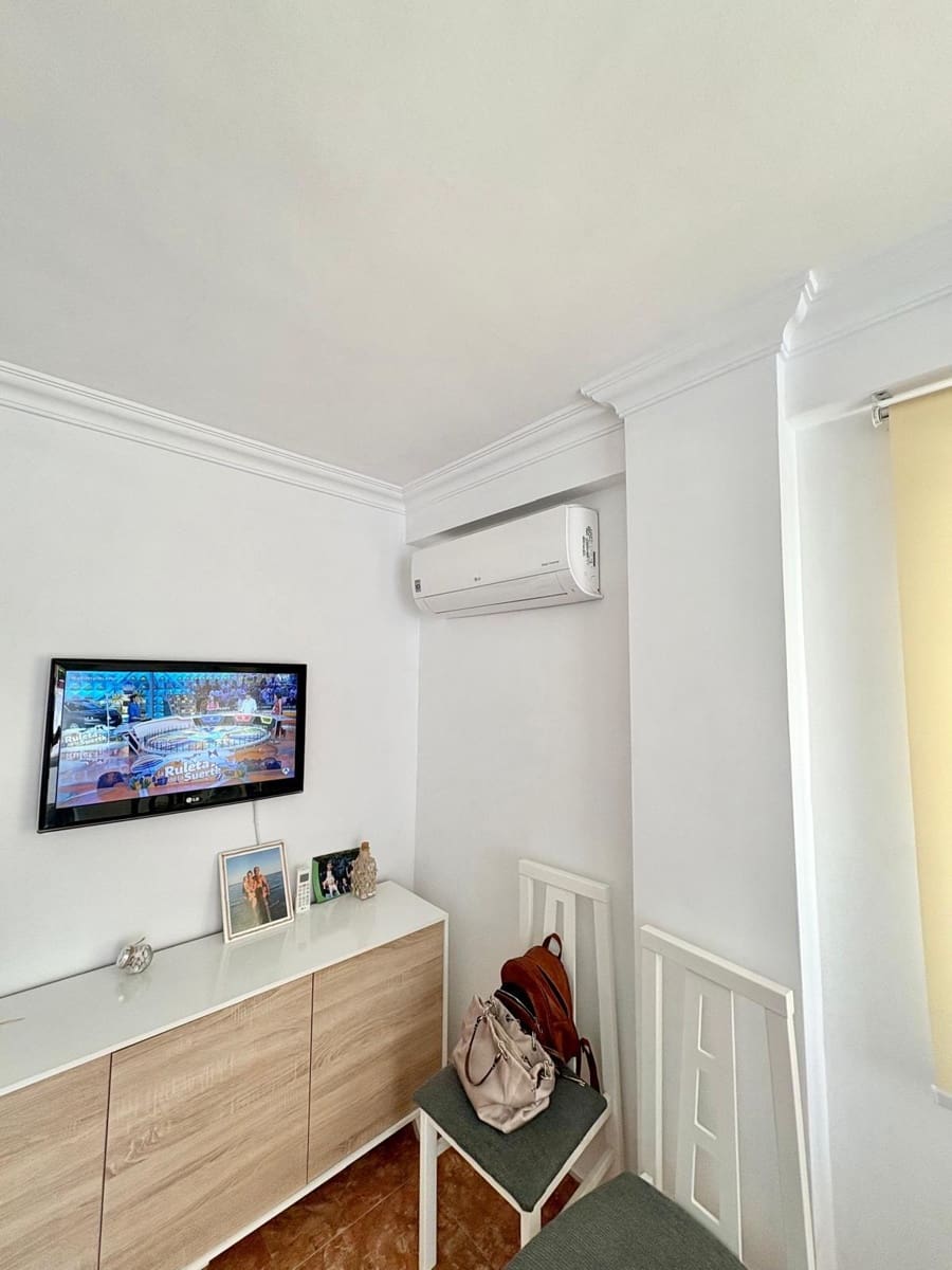 Appartement de 2 chambres à louer à Torre del Mar avec piscine garage - 950 € (Ref: 9959730)