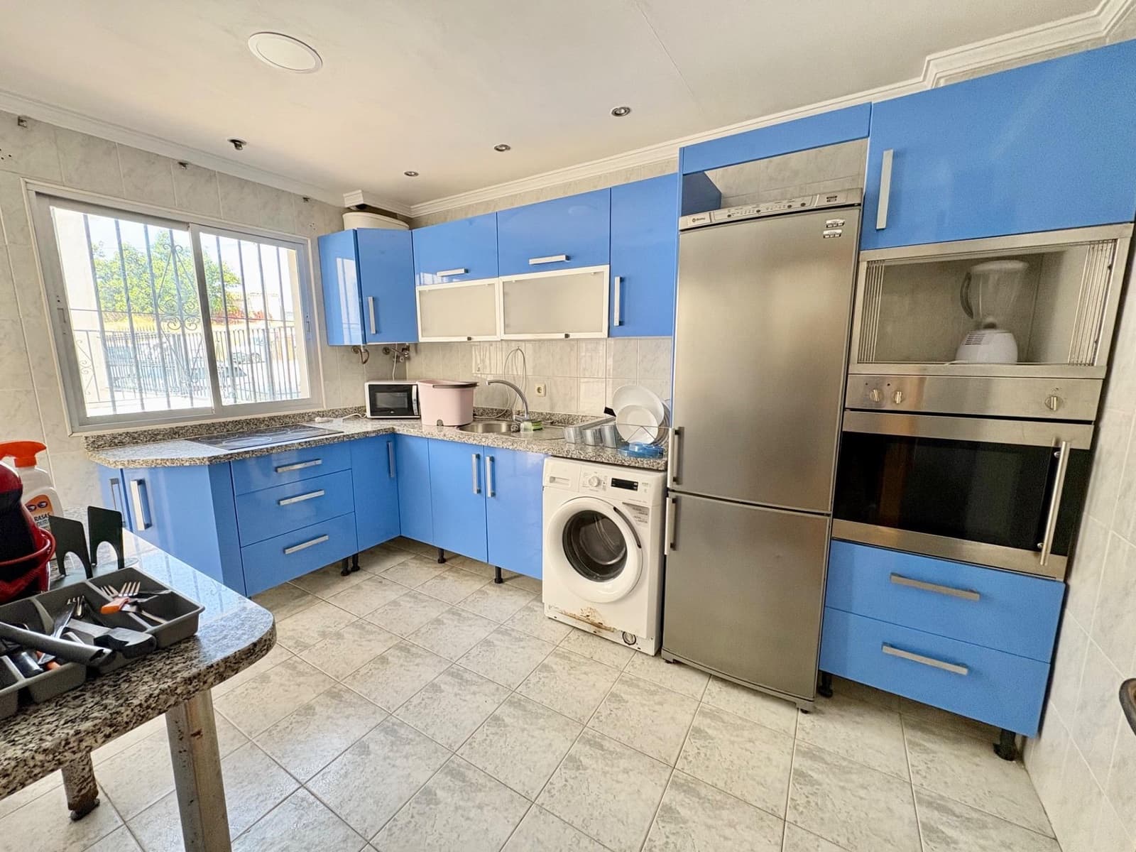 4 slaapkamer Halfvrijstaande villa te koop in Almayate met garage - € 299.000 (Ref: 9959731)