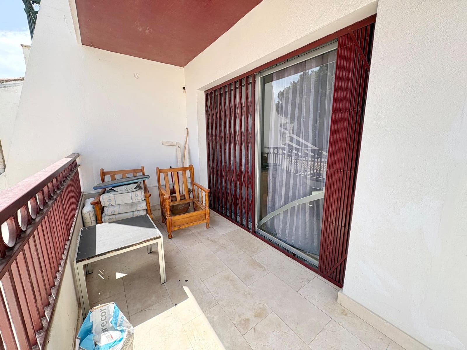 4 slaapkamer Halfvrijstaande villa te koop in Almayate met garage - € 299.000 (Ref: 9959731)
