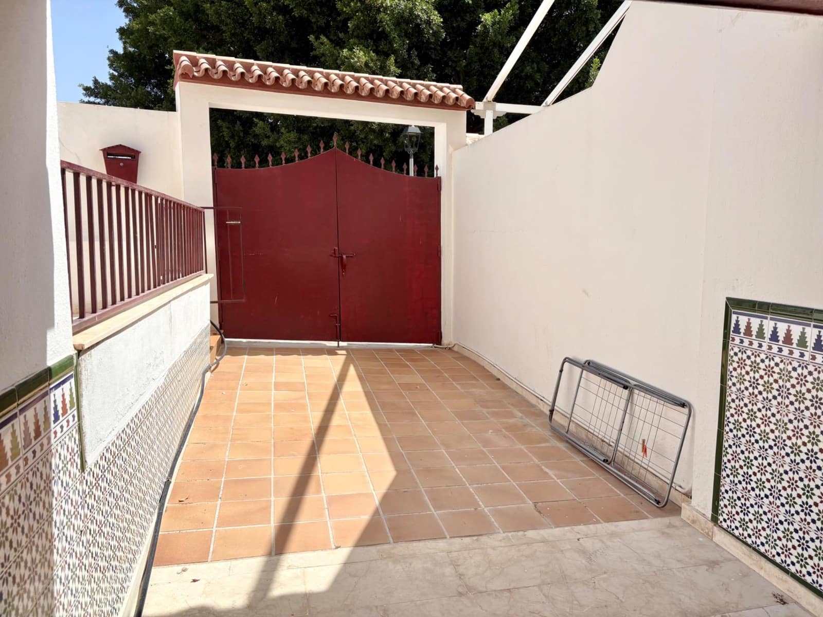 4 slaapkamer Halfvrijstaande villa te koop in Almayate met garage - € 299.000 (Ref: 9959731)