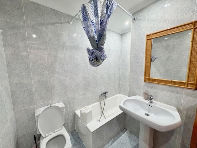 4 slaapkamer Halfvrijstaande villa te koop in Almayate, Vélez-Málaga met garage - € 299.000 (Ref: 9959731)