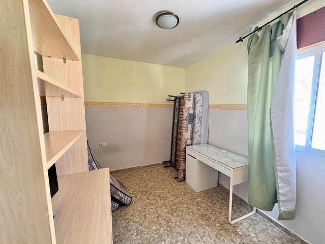 4 slaapkamer Halfvrijstaande villa te koop in Almayate, Vélez-Málaga met garage - € 299.000 (Ref: 9959731)