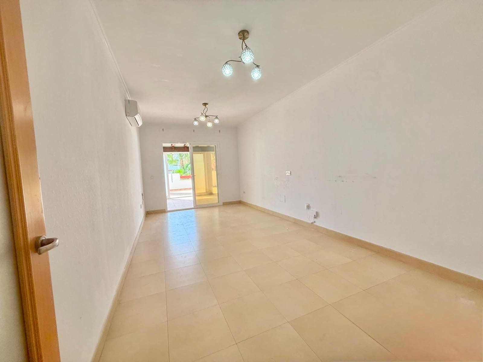 Piso de 3 habitaciones en Caleta de Vélez en venta con piscina garaje - 359.000 € (Ref: 9965234)