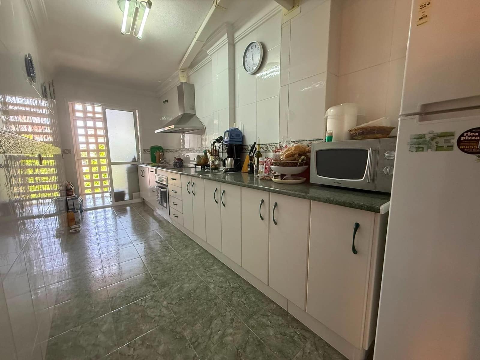 4 bedroom Flat for sale in Velez-Malaga - € 299,000 (Ref: 9966600)
