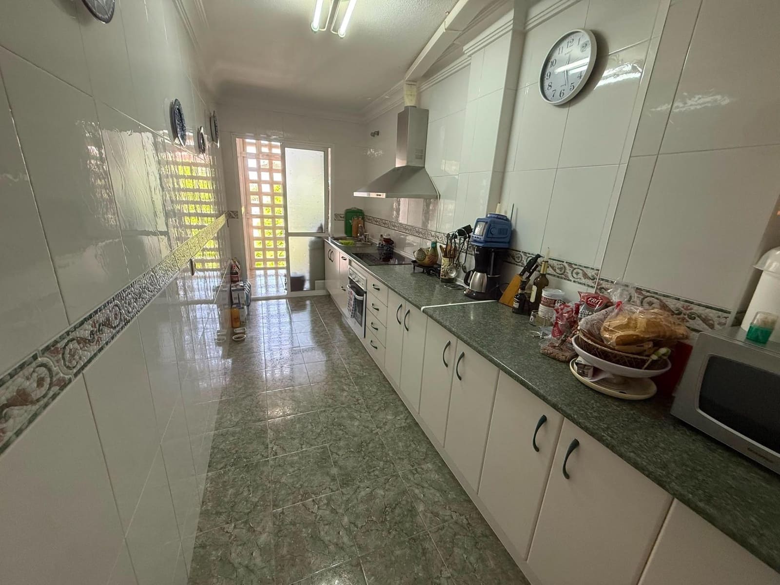 4 bedroom Flat for sale in Velez-Malaga - € 299,000 (Ref: 9966600)