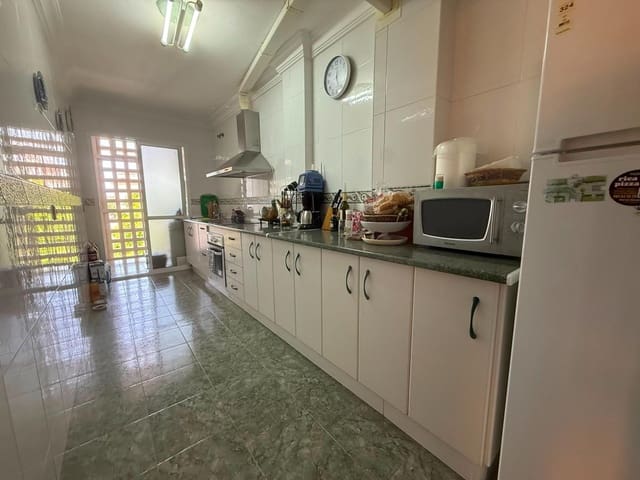 4 soveværelse Lejlighed til salg i Vélez-Málaga - € 299.000 (Ref: 9966600)
