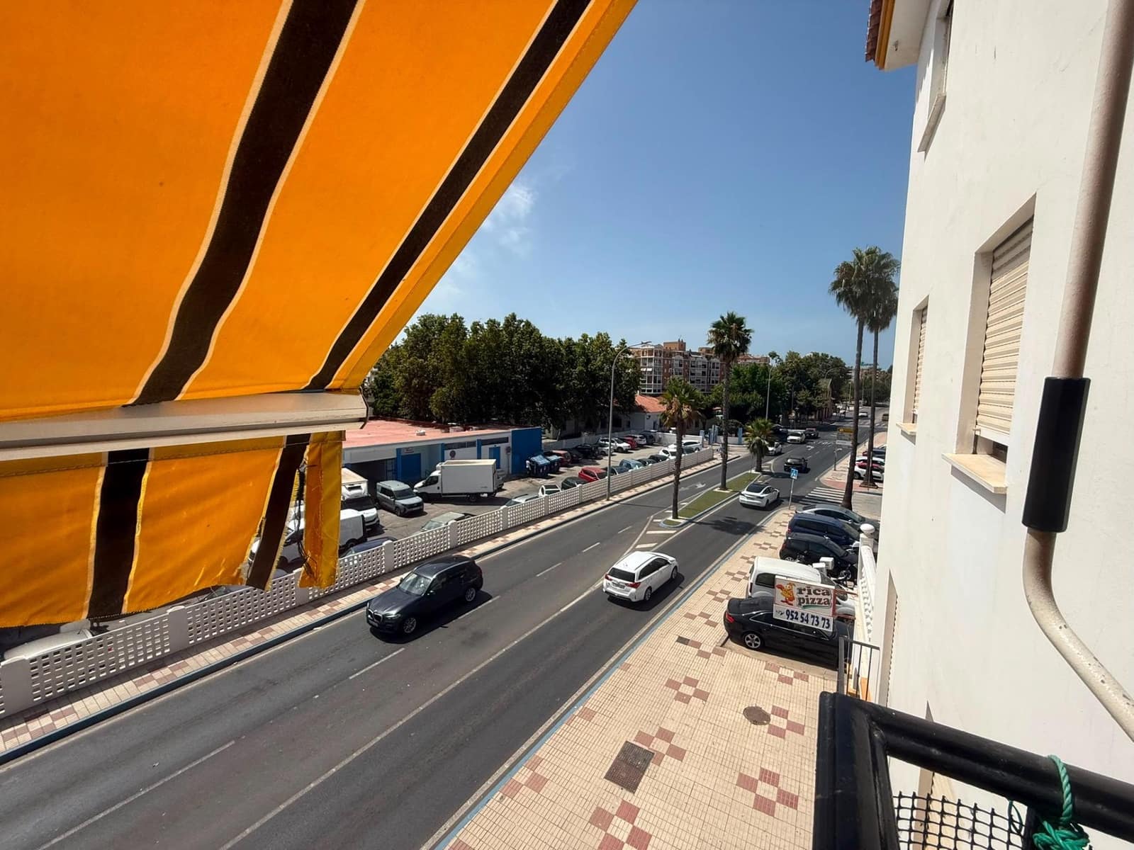 4 bedroom Flat for sale in Velez-Malaga - € 299,000 (Ref: 9966600)