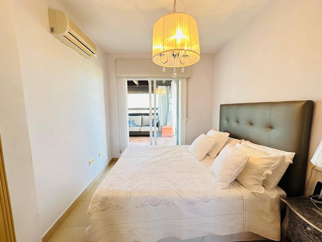 2 slaapkamer Penthouse te koop in Caleta de Velez met zwembad garage - € 435.000 (Ref: 9977276)