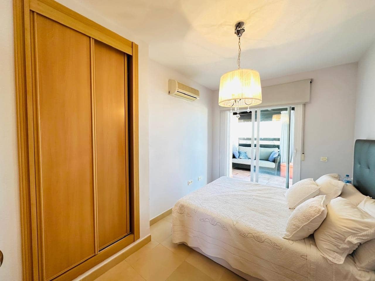 2 slaapkamer Penthouse te koop in Caleta de Velez met zwembad garage - € 435.000 (Ref: 9977276)