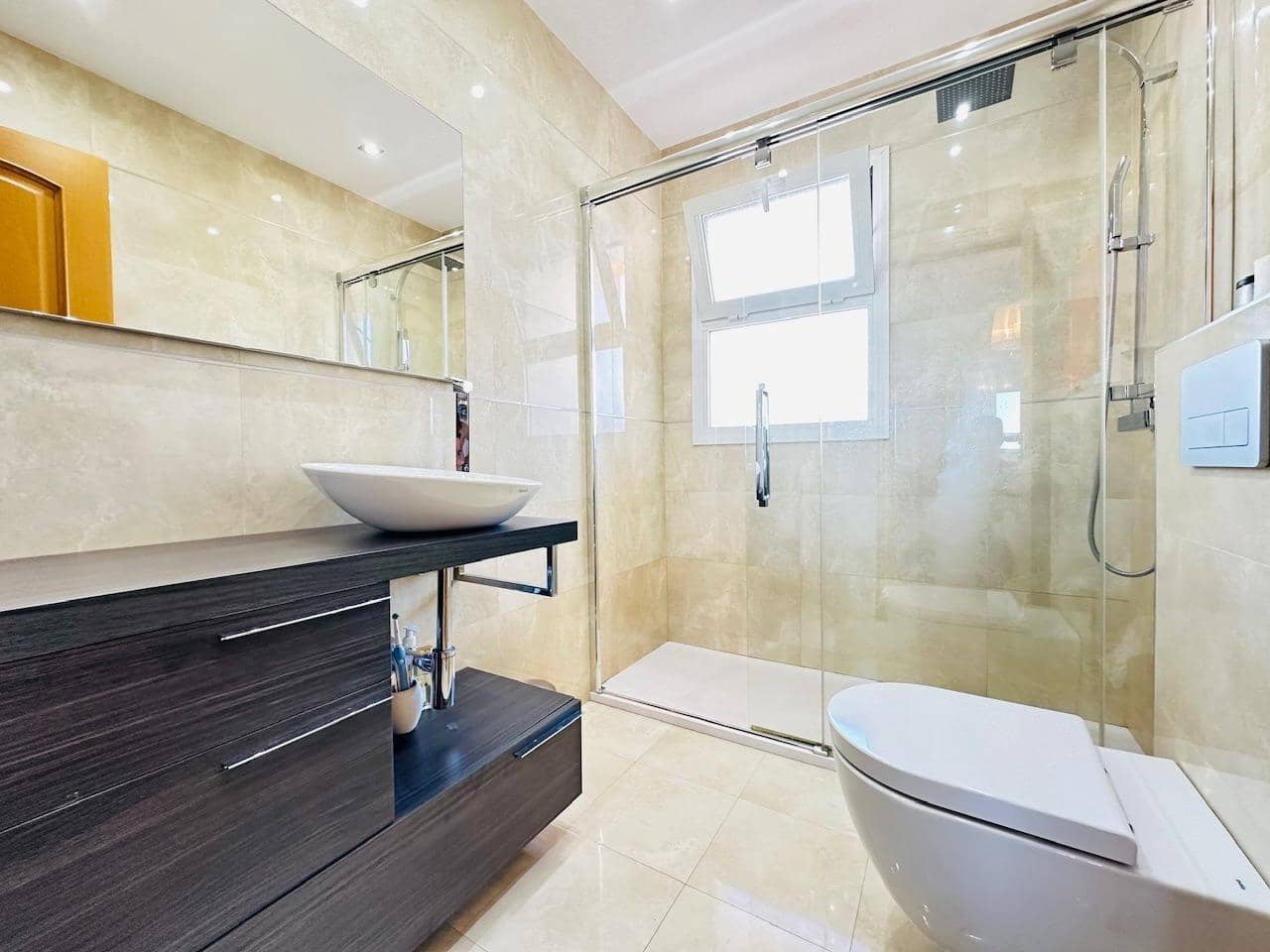 2 slaapkamer Penthouse te koop in Caleta de Velez met zwembad garage - € 435.000 (Ref: 9977276)