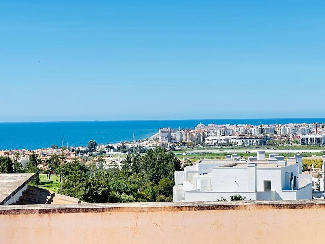 2 slaapkamer Penthouse te koop in Caleta de Velez met zwembad garage - € 435.000 (Ref: 9977276)