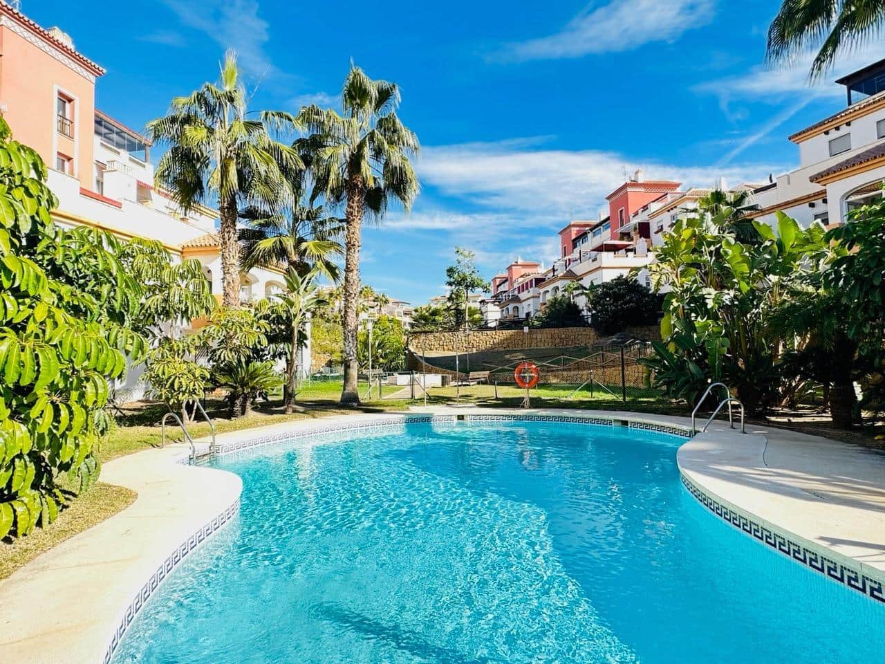 2 slaapkamer Penthouse te koop in Caleta de Velez met zwembad garage - € 435.000 (Ref: 9977276)