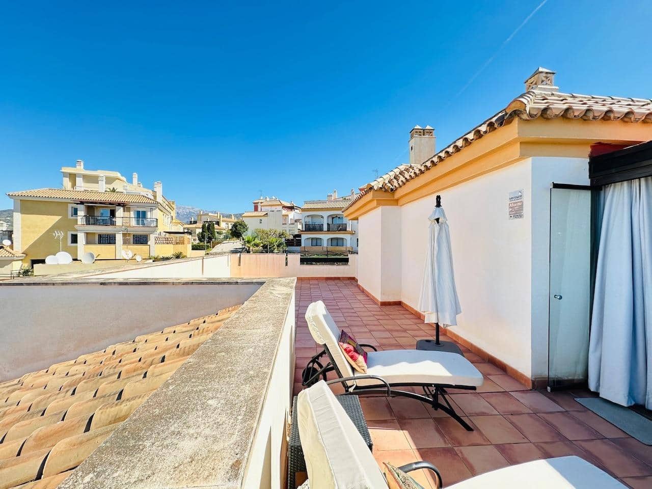 2 slaapkamer Penthouse te koop in Caleta de Velez met zwembad garage - € 435.000 (Ref: 9977276)
