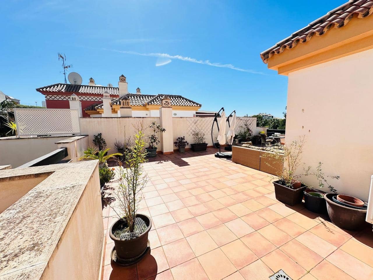 2 slaapkamer Penthouse te koop in Caleta de Velez met zwembad garage - € 435.000 (Ref: 9977276)