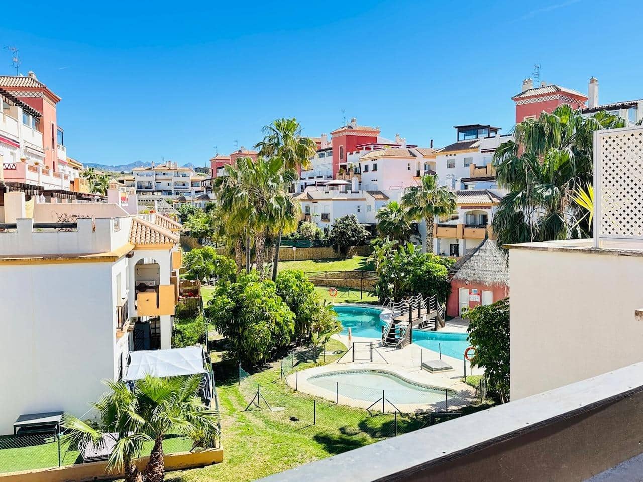 2 slaapkamer Penthouse te koop in Caleta de Velez met zwembad garage - € 435.000 (Ref: 9977276)
