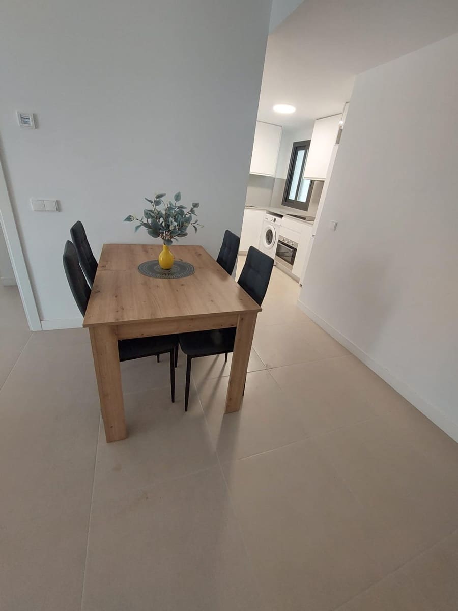 2 quarto Apartamento para arrendar em Valle Niza com piscina - 1 200 € (Ref: 9990683)
