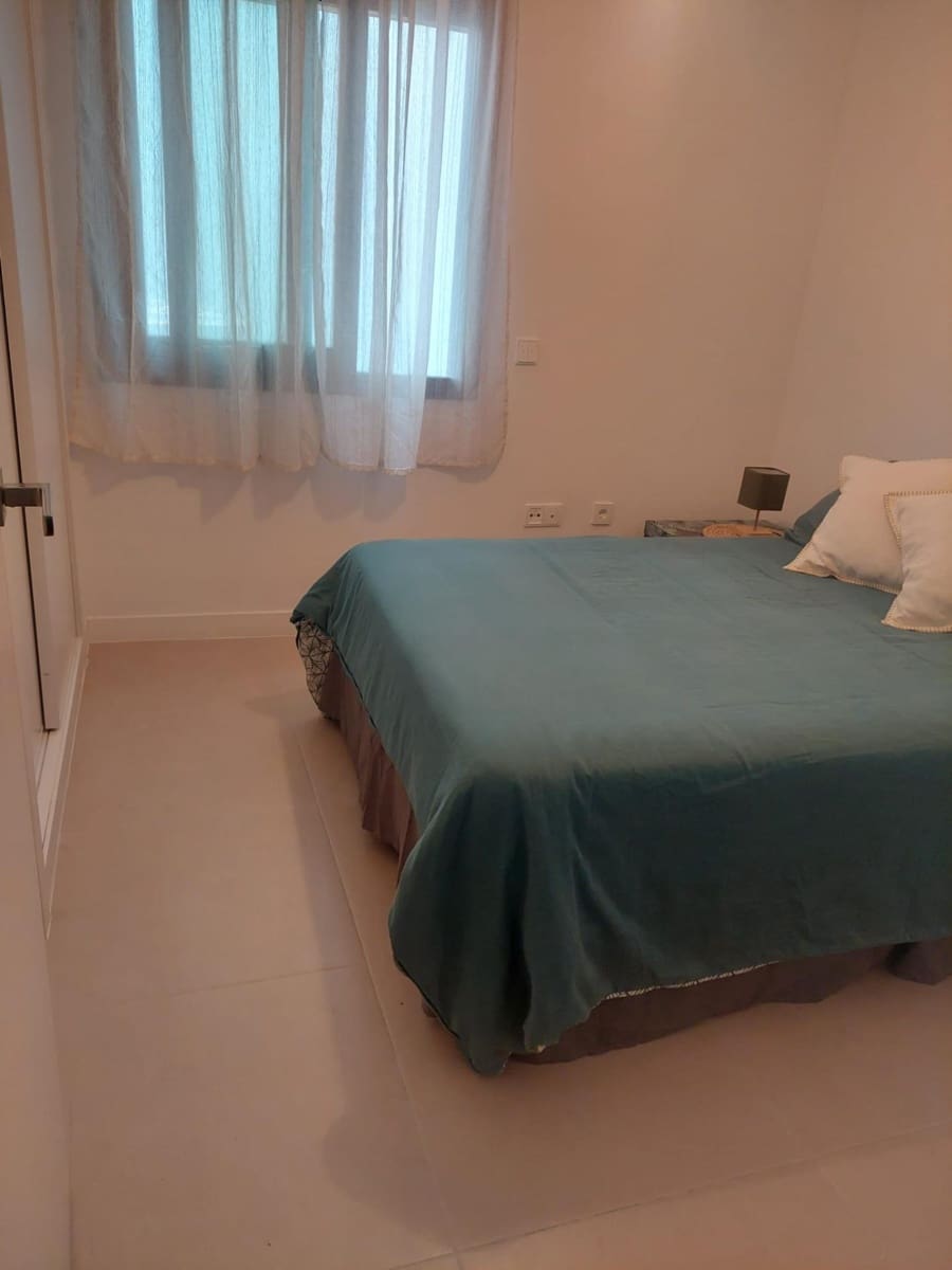 2 quarto Apartamento para arrendar em Valle Niza com piscina - 1 200 € (Ref: 9990683)