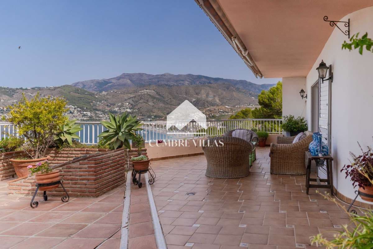 6 soverom Villa til salgs i La Herradura med svømmebasseng garasje - € 2 295 000 (Ref: 10002401)