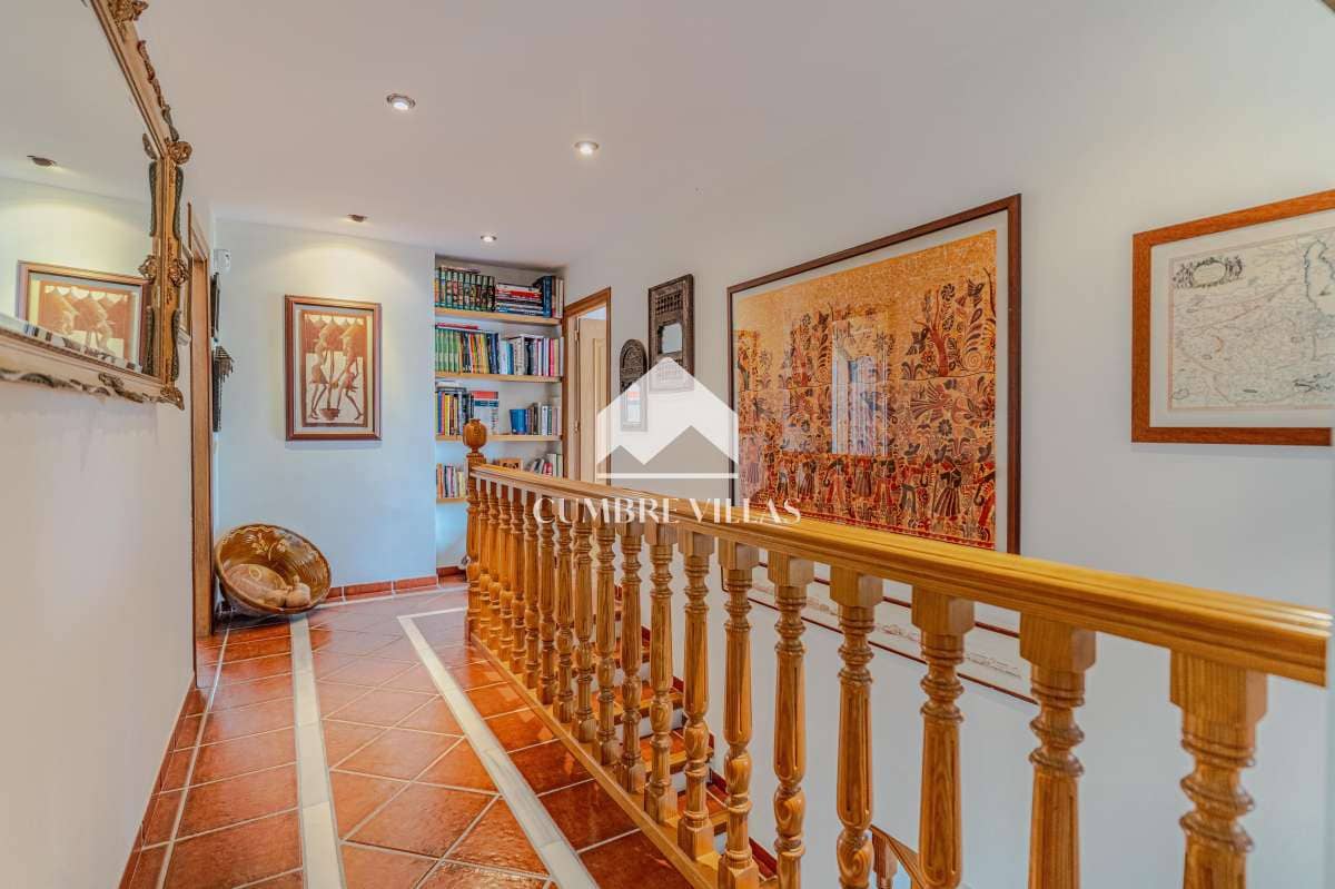 6 soverom Villa til salgs i La Herradura med svømmebasseng garasje - € 2 295 000 (Ref: 10002401)