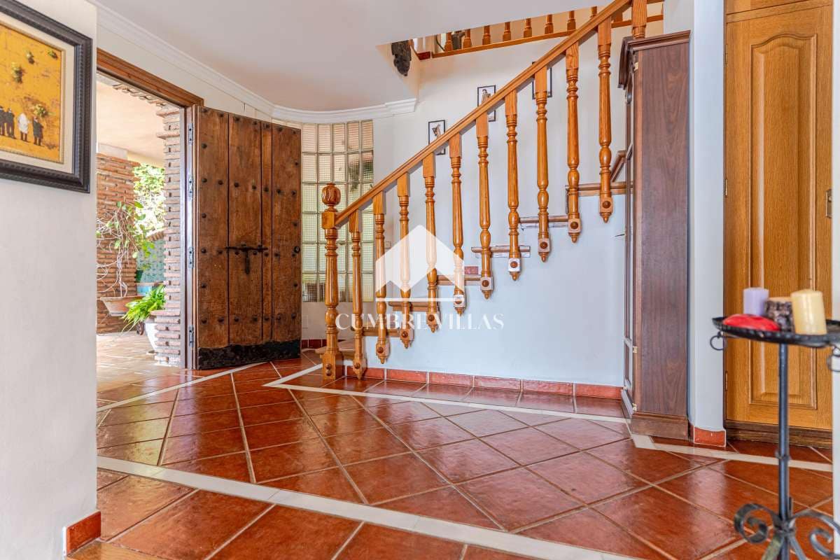 6 soverom Villa til salgs i La Herradura med svømmebasseng garasje - € 2 295 000 (Ref: 10002401)