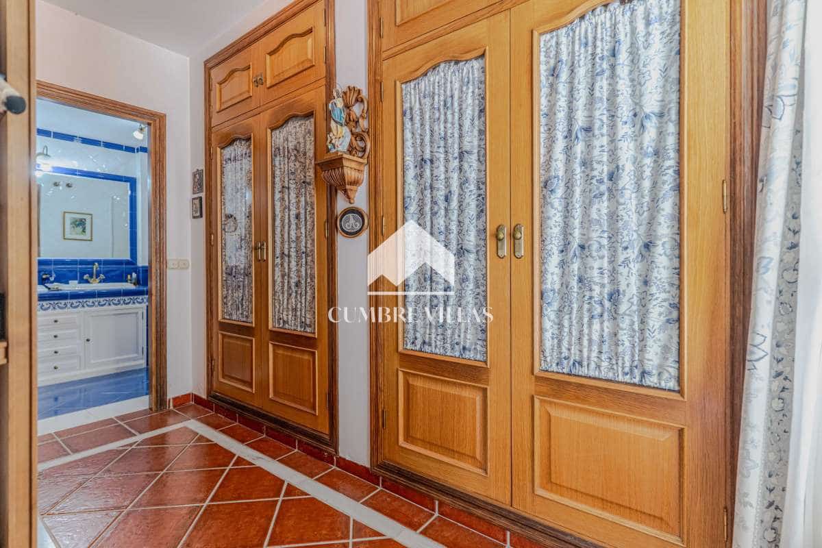 6 soverom Villa til salgs i La Herradura med svømmebasseng garasje - € 2 295 000 (Ref: 10002401)