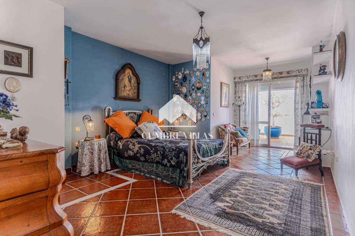 6 soverom Villa til salgs i La Herradura med svømmebasseng garasje - € 2 295 000 (Ref: 10002401)