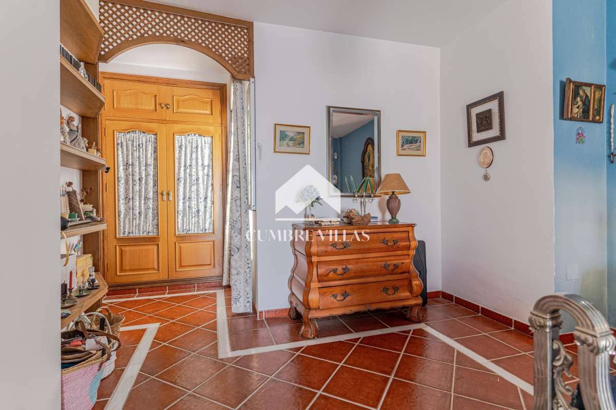 6 soverom Villa til salgs i La Herradura med svømmebasseng garasje - € 2 295 000 (Ref: 10002401)