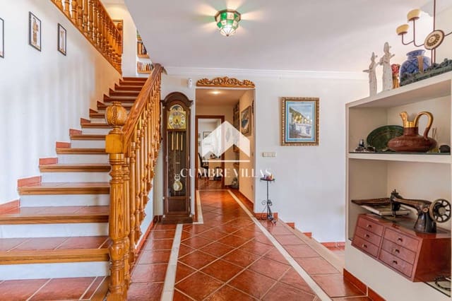 6 soverom Villa til salgs i La Herradura, Almuñécar med svømmebasseng garasje - € 2 295 000 (Ref: 10002401)