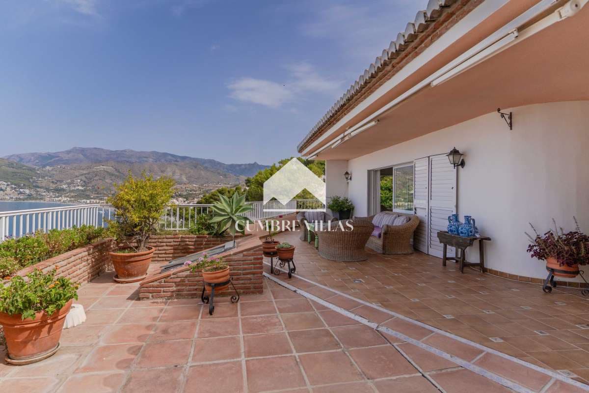 6 soverom Villa til salgs i La Herradura med svømmebasseng garasje - € 2 295 000 (Ref: 10002401)