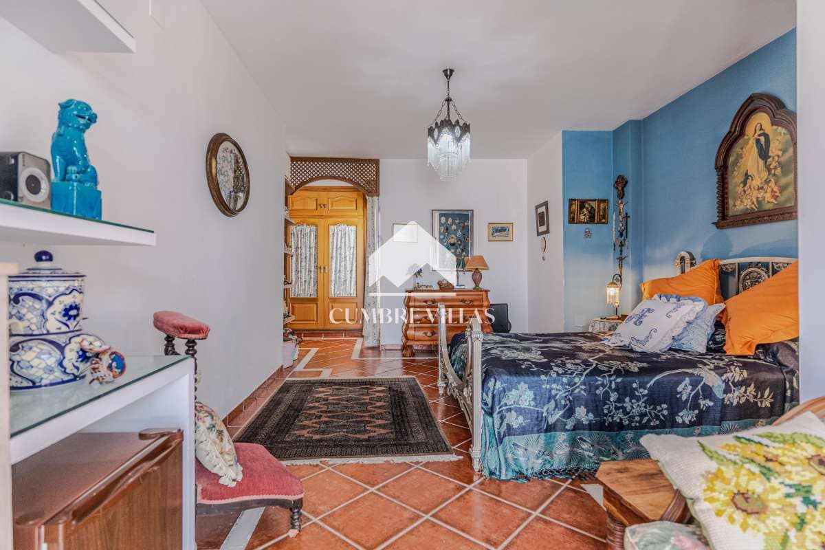6 soverom Villa til salgs i La Herradura med svømmebasseng garasje - € 2 295 000 (Ref: 10002401)