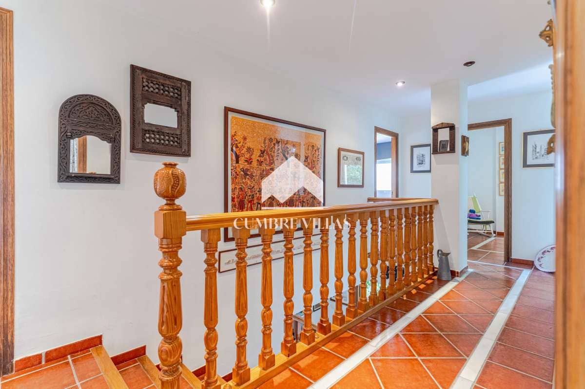 6 soverom Villa til salgs i La Herradura med svømmebasseng garasje - € 2 295 000 (Ref: 10002401)